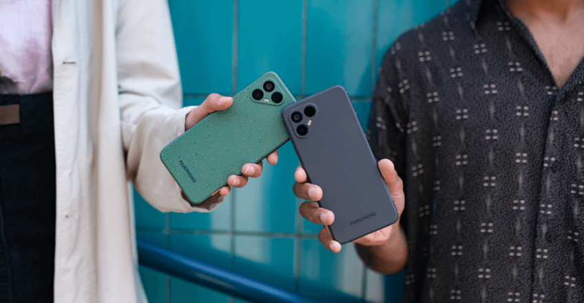 two people holding their fairphones next to each other