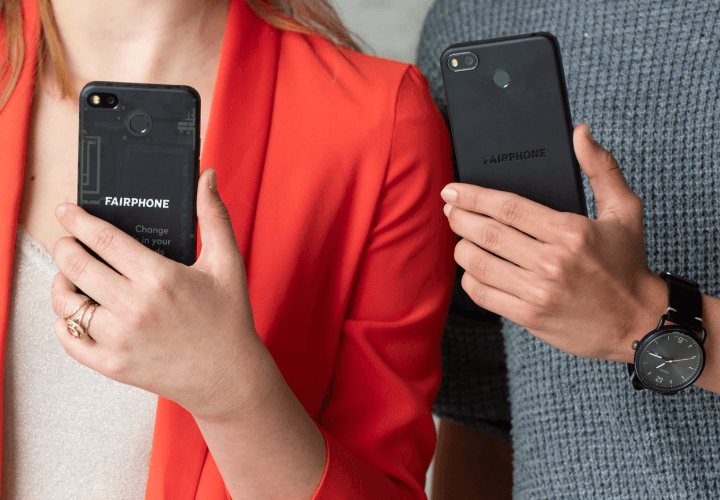 People hands with Fairphone 3